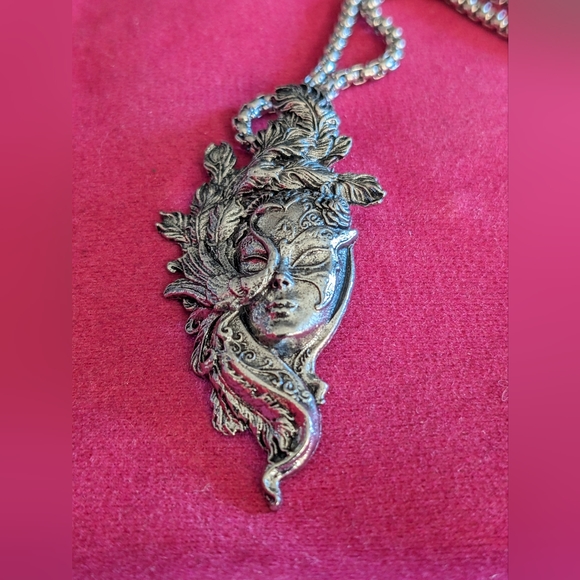 New silver Peacock Queen pendant on silver small link necklace OS - Picture 5 of 6